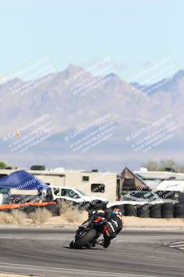 media/Nov-16-2025-Race Pace (Sun) [[8c5fa54630]]/Non Verified Riders (1st 20 Minutes)/4-Turn 16 (1116am)/